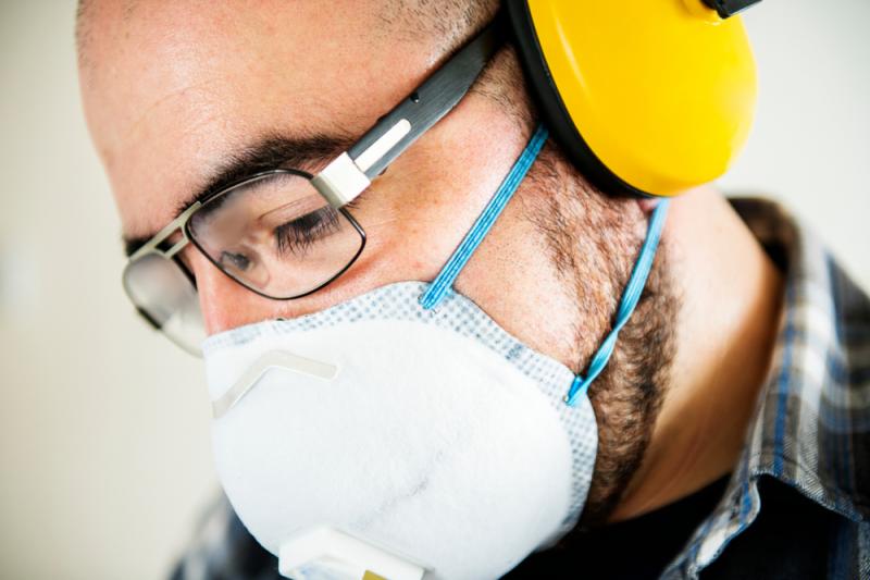 Capacete de Engenheiro Civil: Garantindo a Proteção e a Segurança no Canteiro de Obras