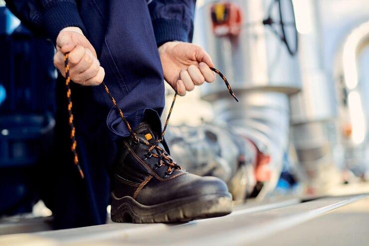 Segurança em primeiro lugar: como selecionar o calçado ideal para eletricistas